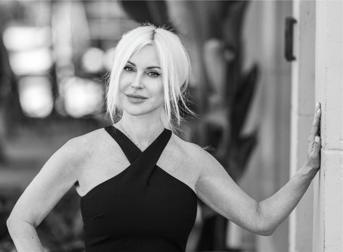 yeliana nikolskaya standing in-front of beauty religion place